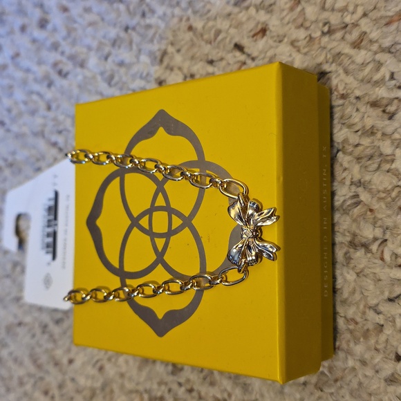 Kendra Scott Belle Bow Chunky Necklace - Picture 7 of 7